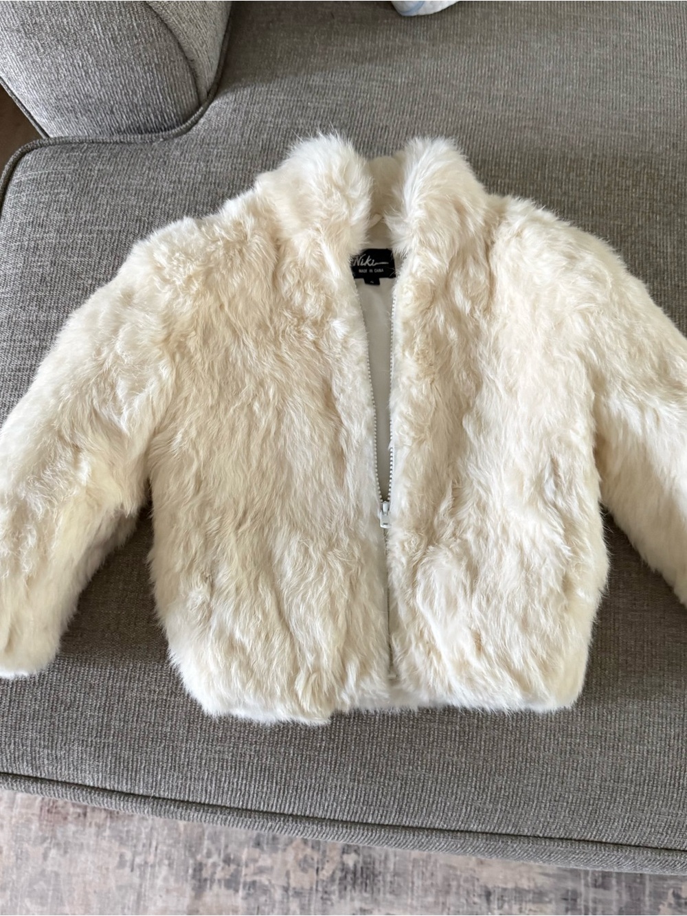 Violet Kids Cream Rabbit Fur
Jacket size 4